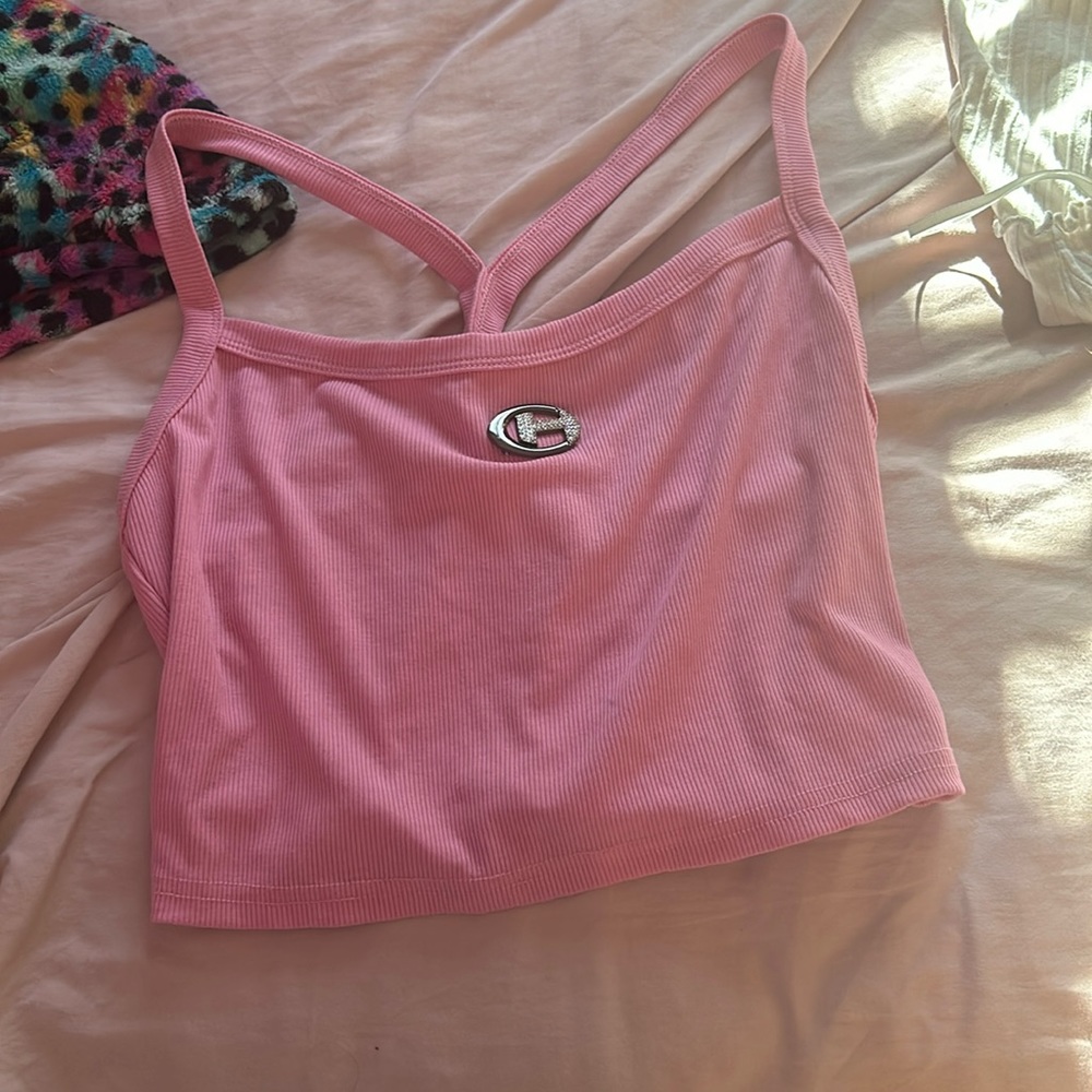 pink tank top
